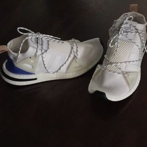 Women's adidas arikyn- MAKE OFFER!
